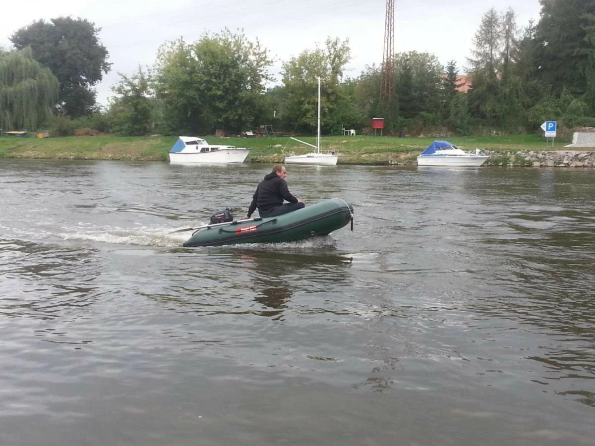 BOAT007 M250 - zelený