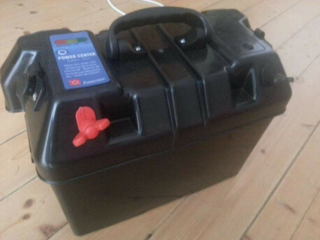 BOAT007 Bateriový box luxy s autozapalovači