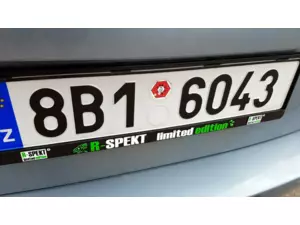 R-SPEKT Podložka SPZ vozidla VÝPRODEJ