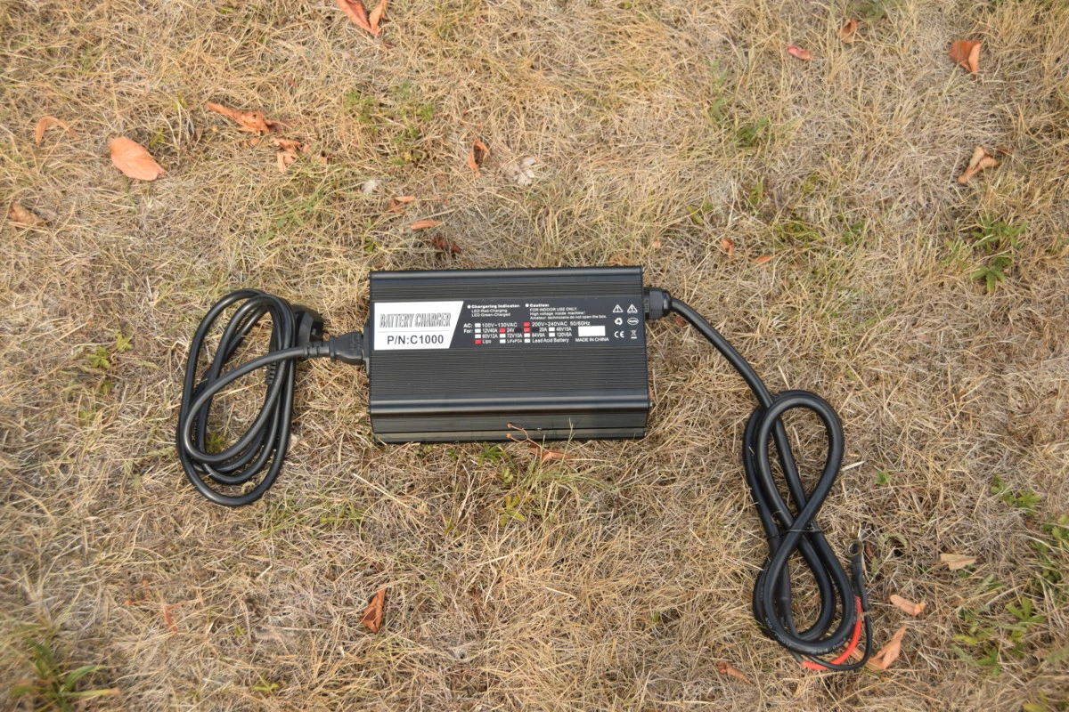 MIVARDI M-CELL nabíječka 24V 20A