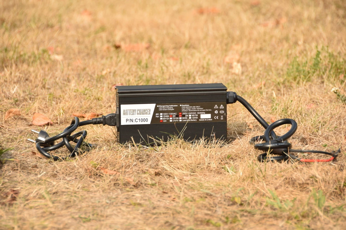MIVARDI M-CELL nabíječka 24V 20A