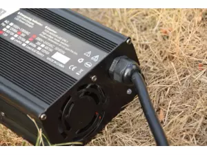 MIVARDI M-CELL nabíječka 24V 20A