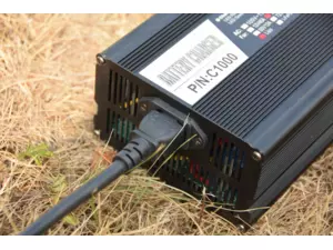 MIVARDI M-CELL nabíječka 24V 20A